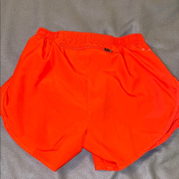 nike running shorts - Picture 3 of 3